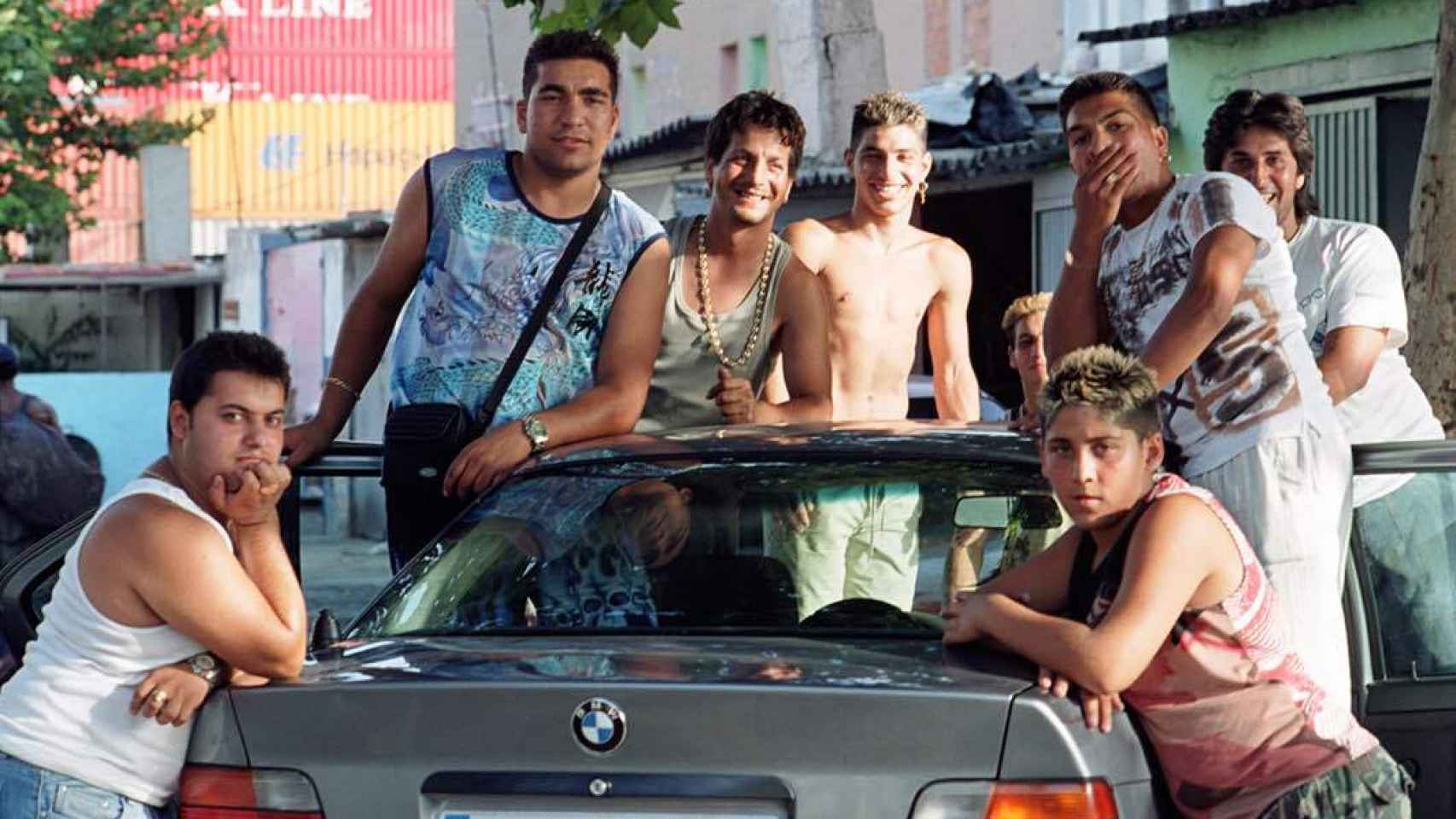 La última generación de jóvenes de Can Tunis, barrio derribado en 2005.
