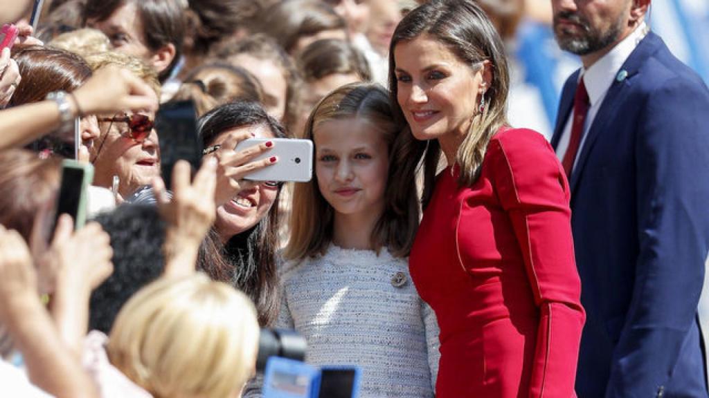 La princesa Leonor y la reina Sofía el día de Asturias.