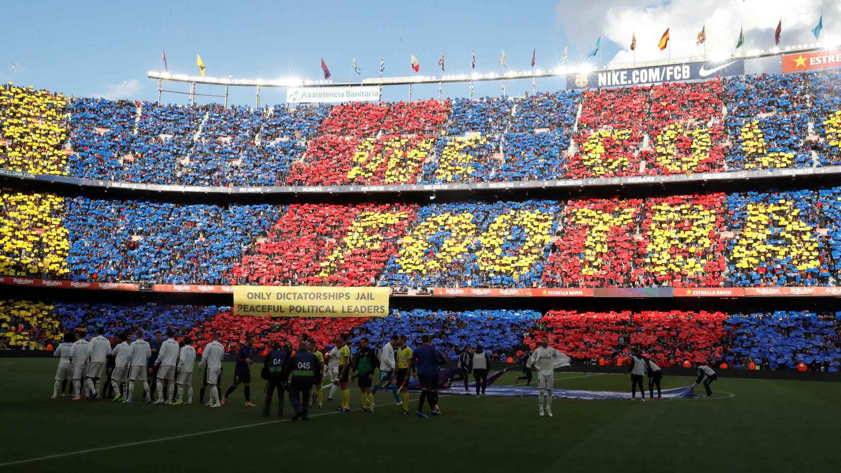 Mosaico previo a El Clásico en el Camp Nou