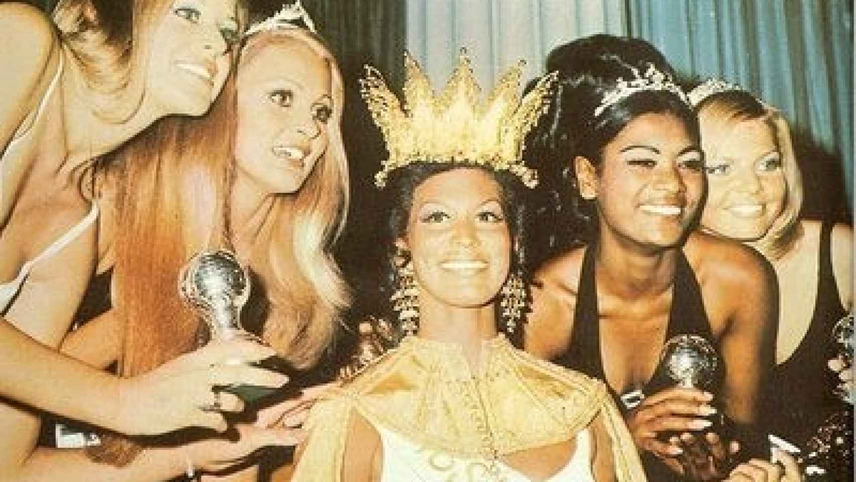 Miss World 1970. La ganadora y la finalista fueron las dos primeras mujeres de raza negra en ser reconocidas por el concurso.