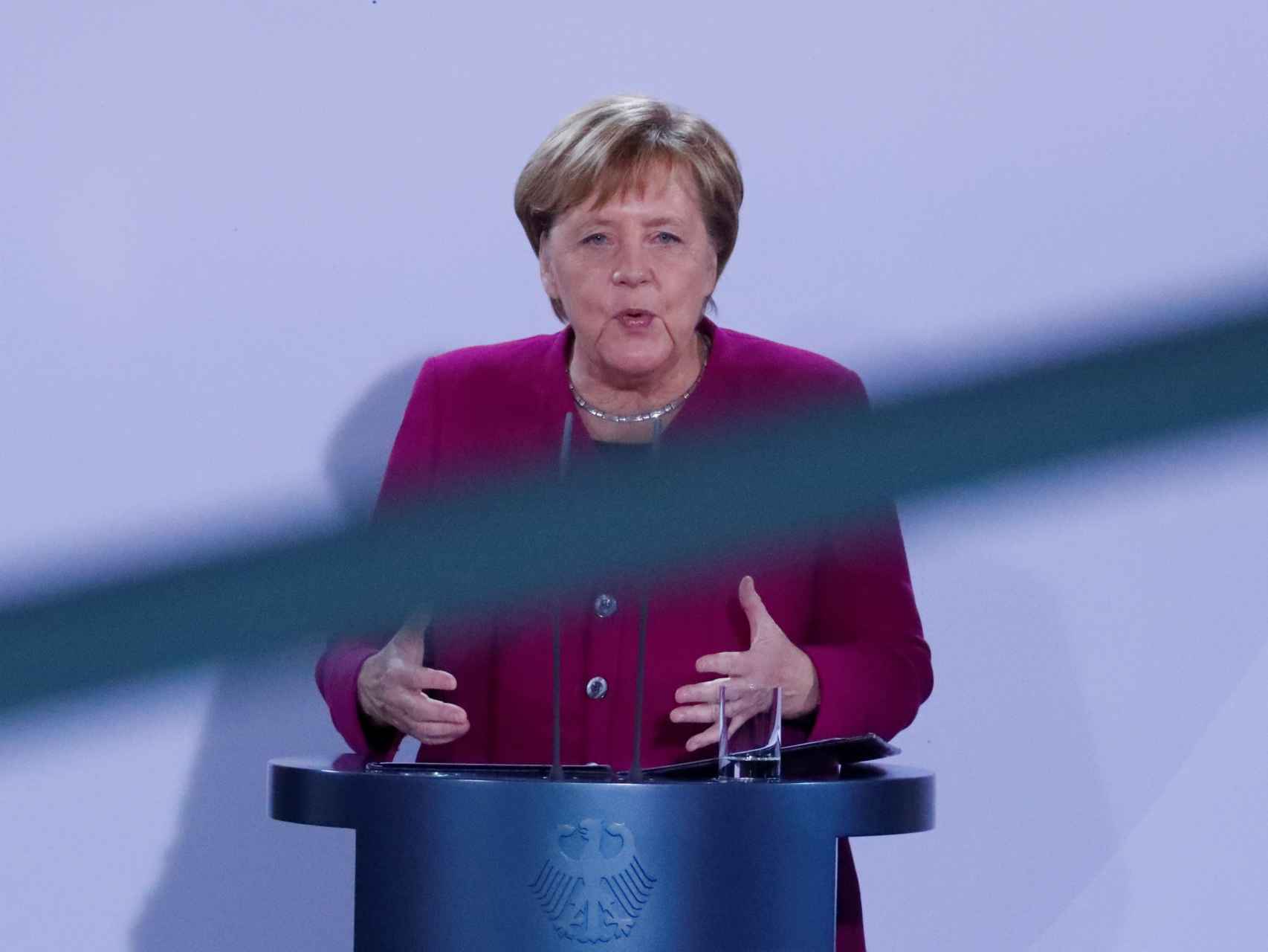 Merkel, anunciando que no optará a la reelección.