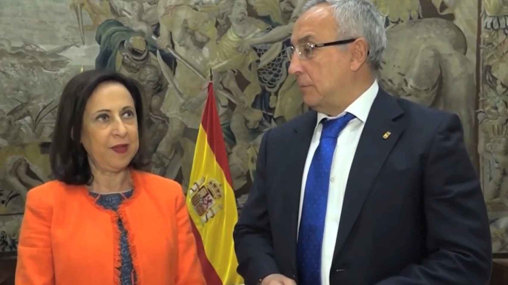 Margarita Robles y Alejandro Blanco tras alcanzar el acuerdo