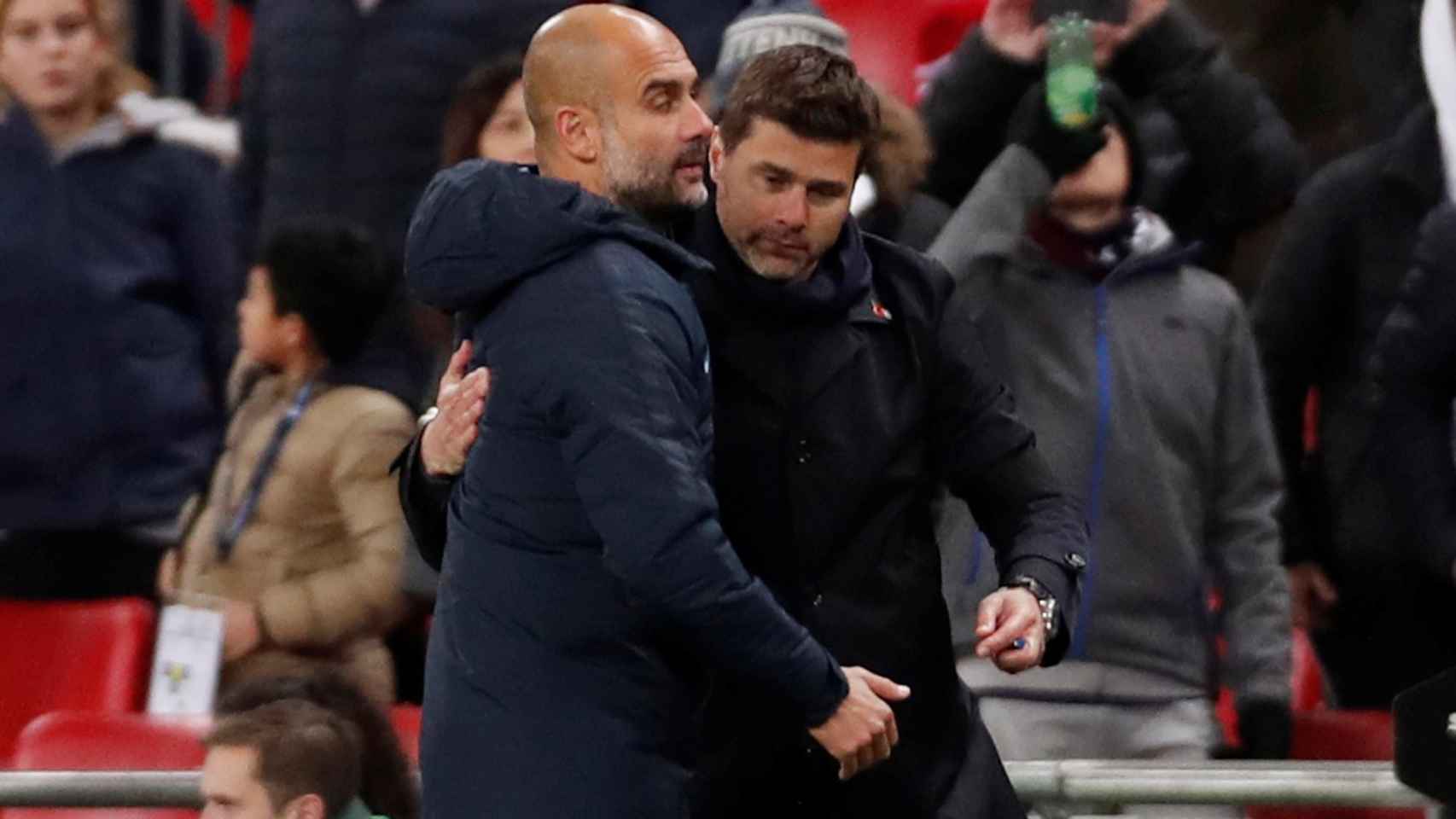 Guardiola y Pochettino se abrazan tras el Tottenham - Manchester City