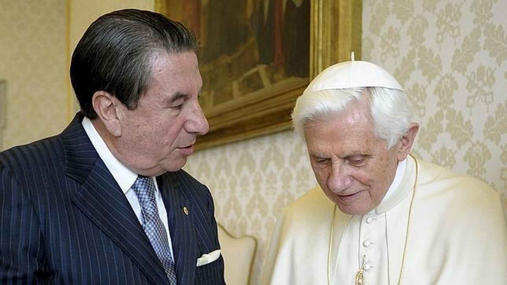 Francisco Vázquez junto al papa Benedicto XVI.