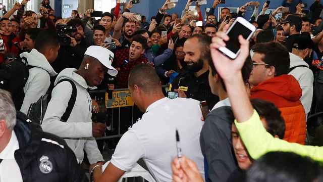 Vinicius, en la llegada del Real Madrid a Melilla
