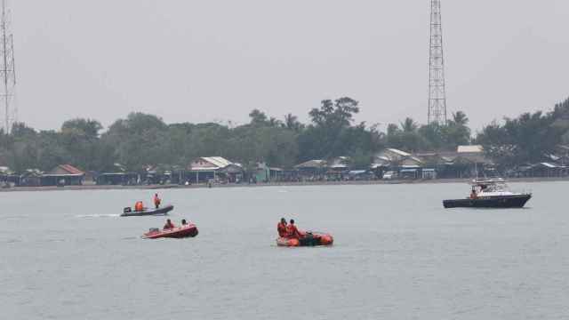 Indonesia cree firmemente haber encontrado el avión accidentado en el mar