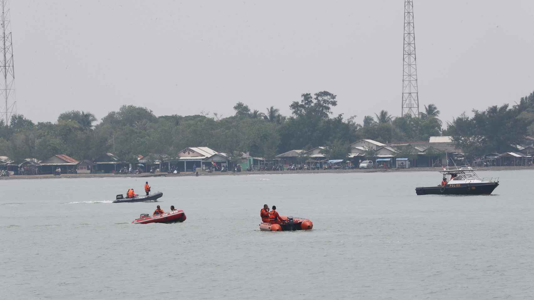Indonesia cree firmemente haber encontrado el avión accidentado en el mar
