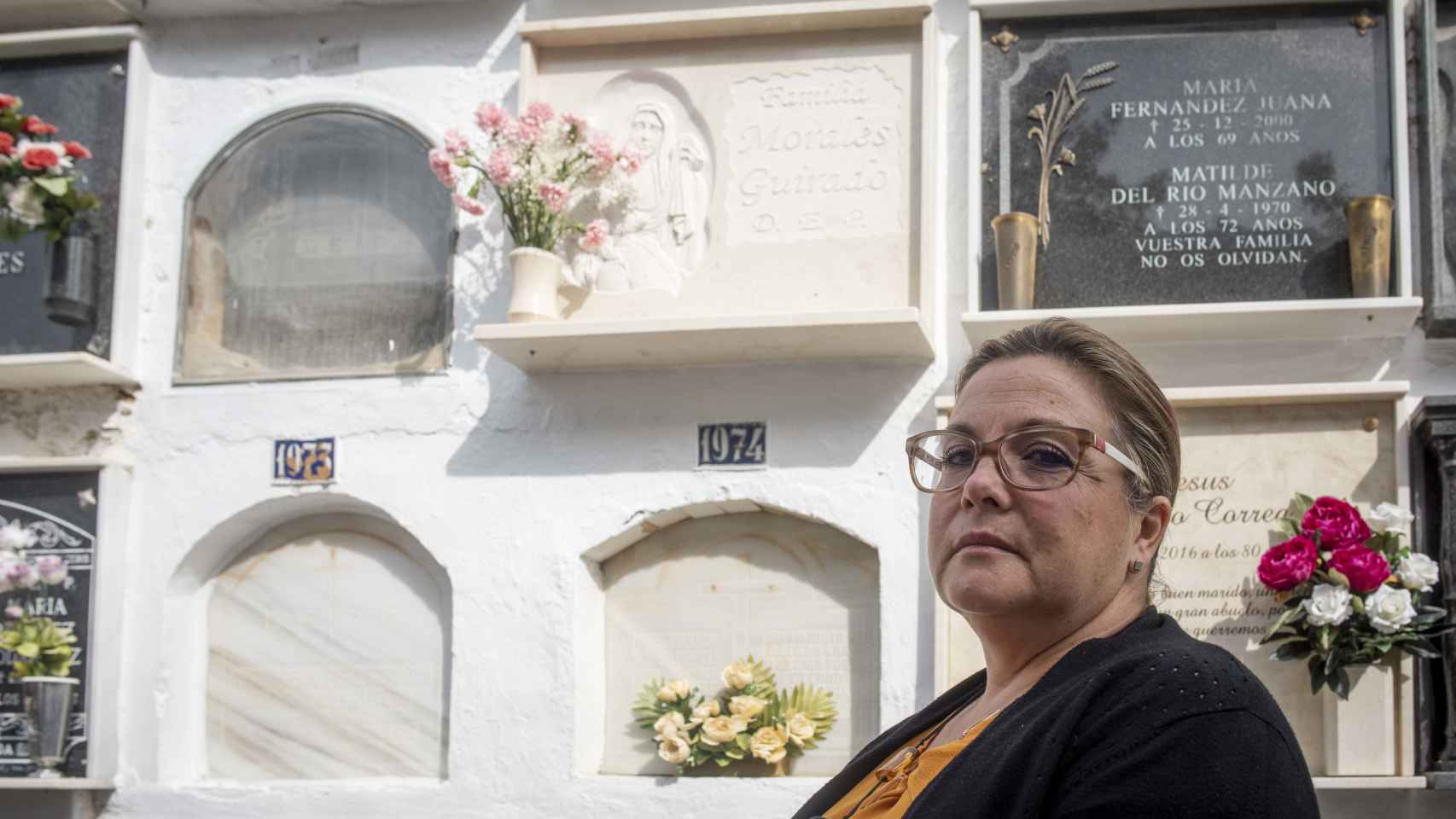 María Pilar vivía en Huelva, provincia que, junto a Sevilla, alcanza cada año la cifra más alta de mortalidad por ictus de España. Su hermana Blanca acude a visitarla.