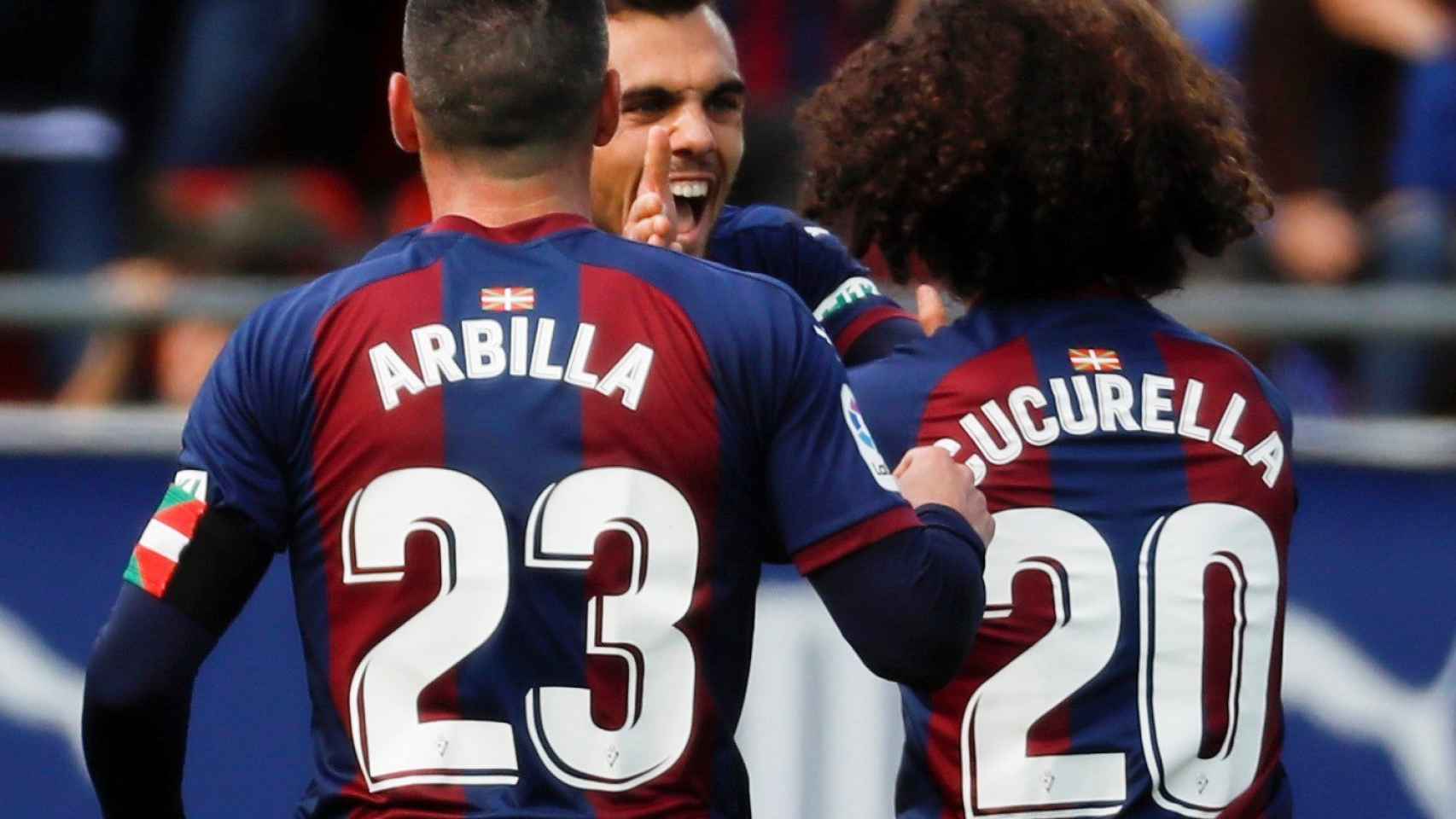 Los jugadores del Eibar celebrando el gol frente al Alavés