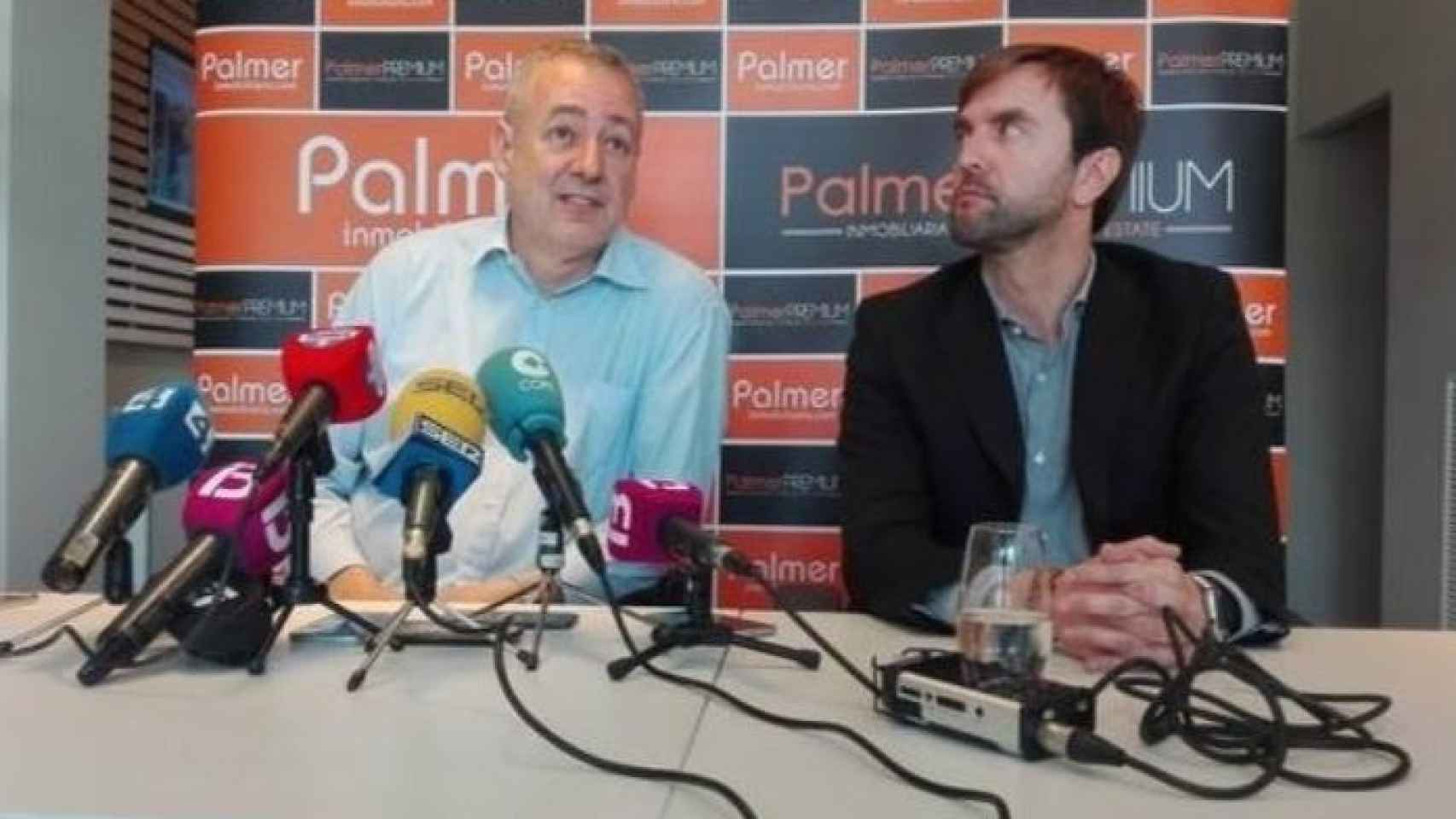 A la izquierda Guillem Boscana, presidente del Iberojet Palma.