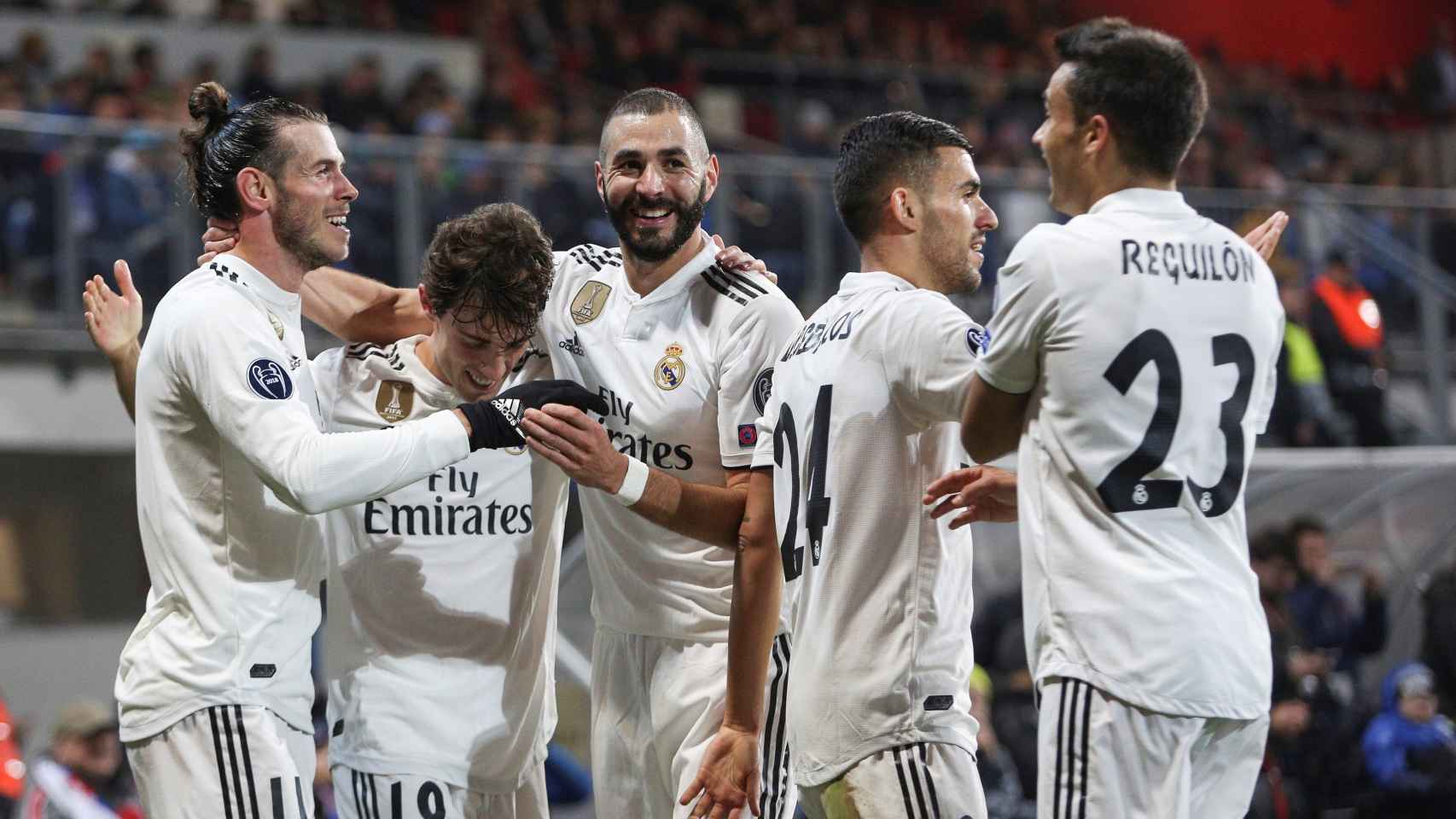 Los jugadores del Real Madrid celebran un gol ante el Viktoria Pilsen