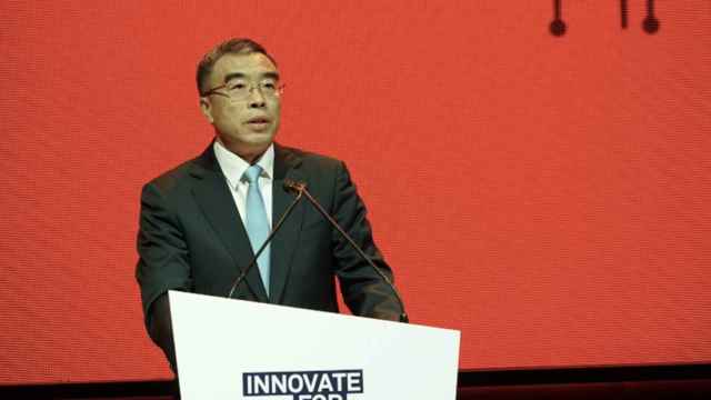 Liang Hua, presidente de Huawei, durante el discurso inaugural de Huawei European Innovation Day.
