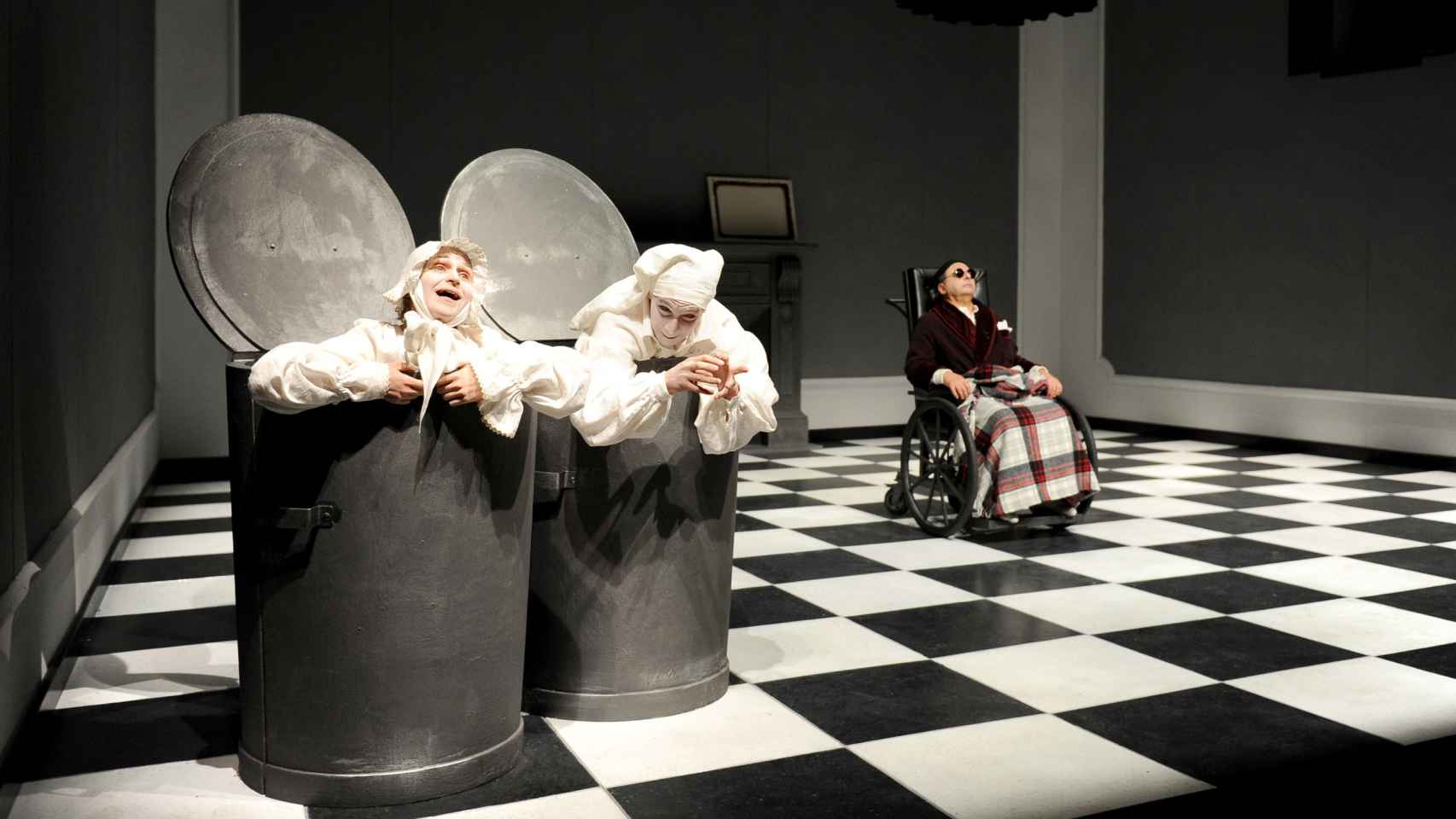 Escena de 'Final de Partida' durante una representación de la obra en Buenos Aires