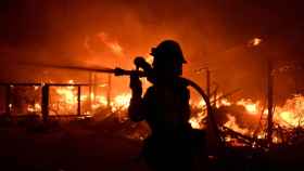 31 muertos y más de 100 desaparecidos en incendios de California