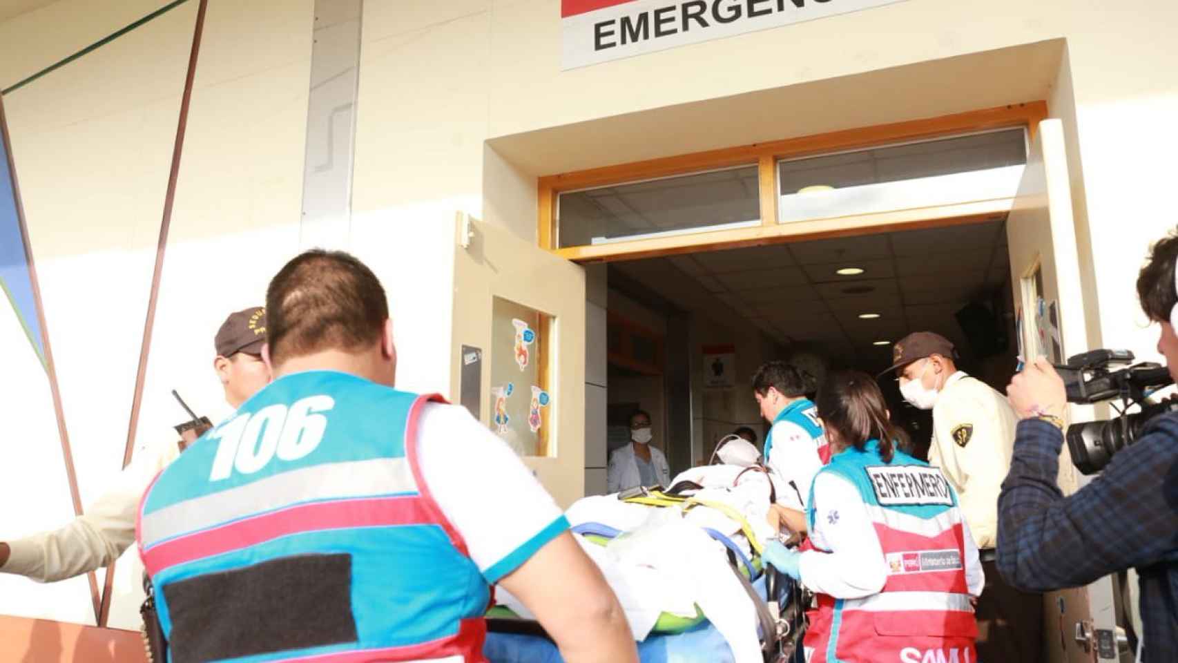 Los menores heridos llegan a Lima para recibir atención hospitalaria especializada. Foto: Twitter (@Minsa_Peru)