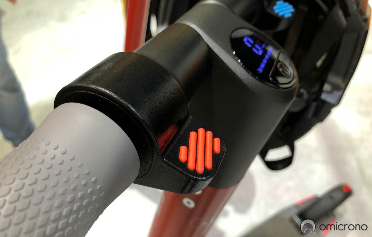 Probamos el patinete eléctrico SEAT eXS