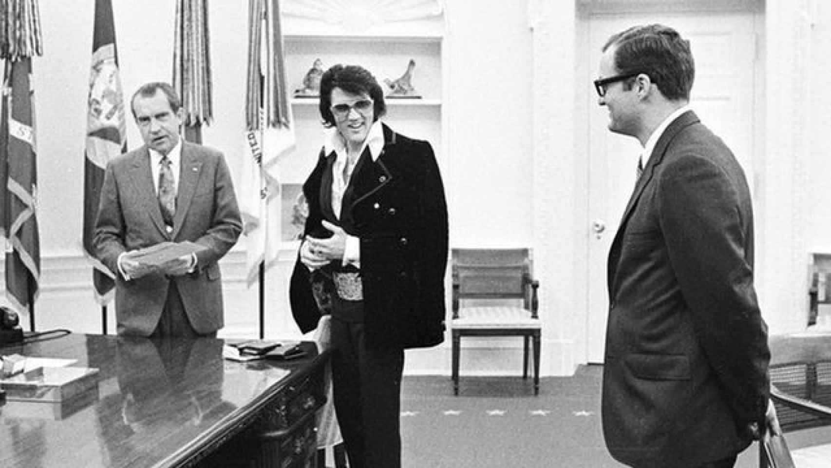 Un momento del encuentro entre Elvis y Nixon en el Salón Oval.