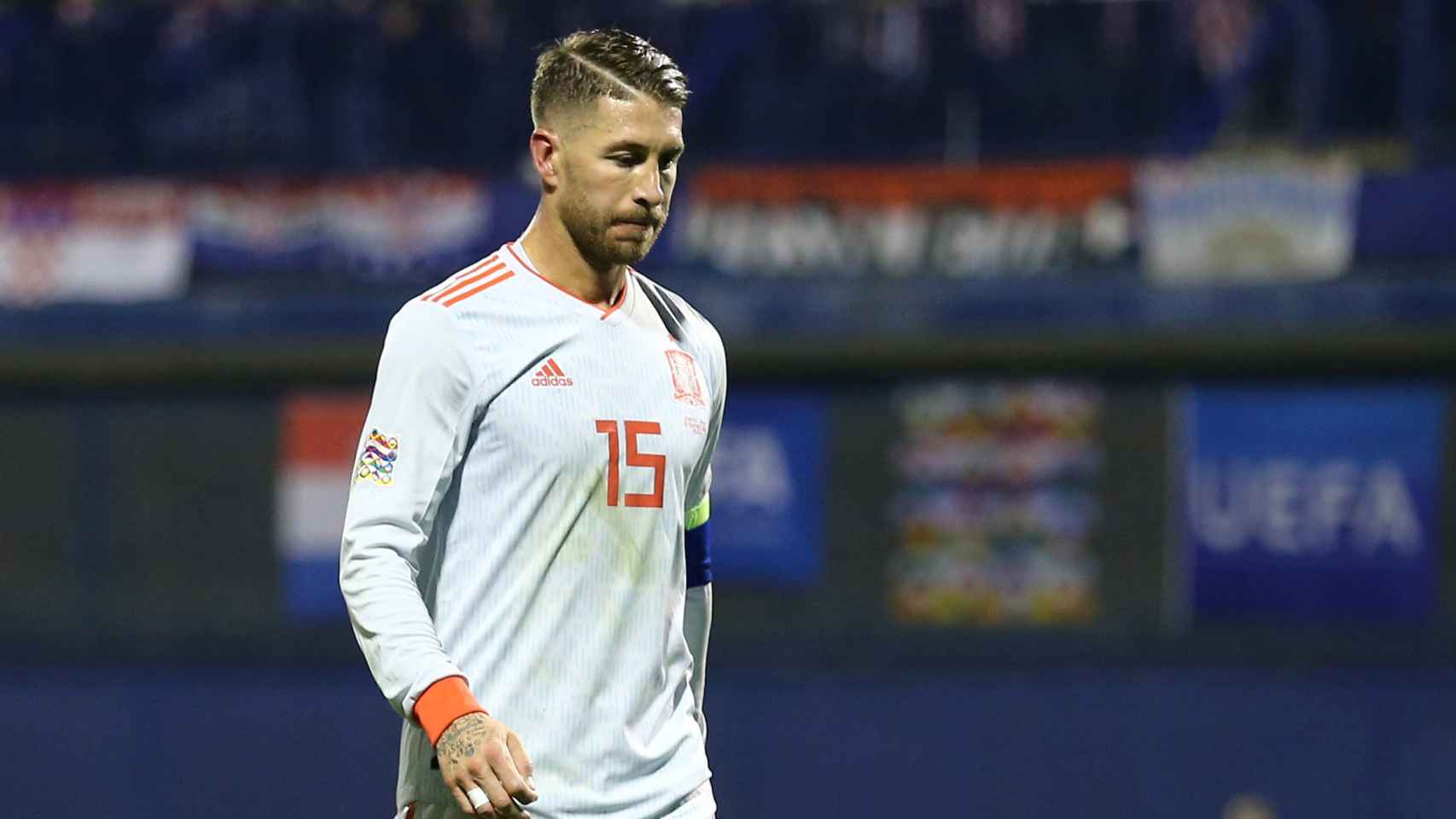 Ramos, con el gesto torcido tras la última derrota de España.