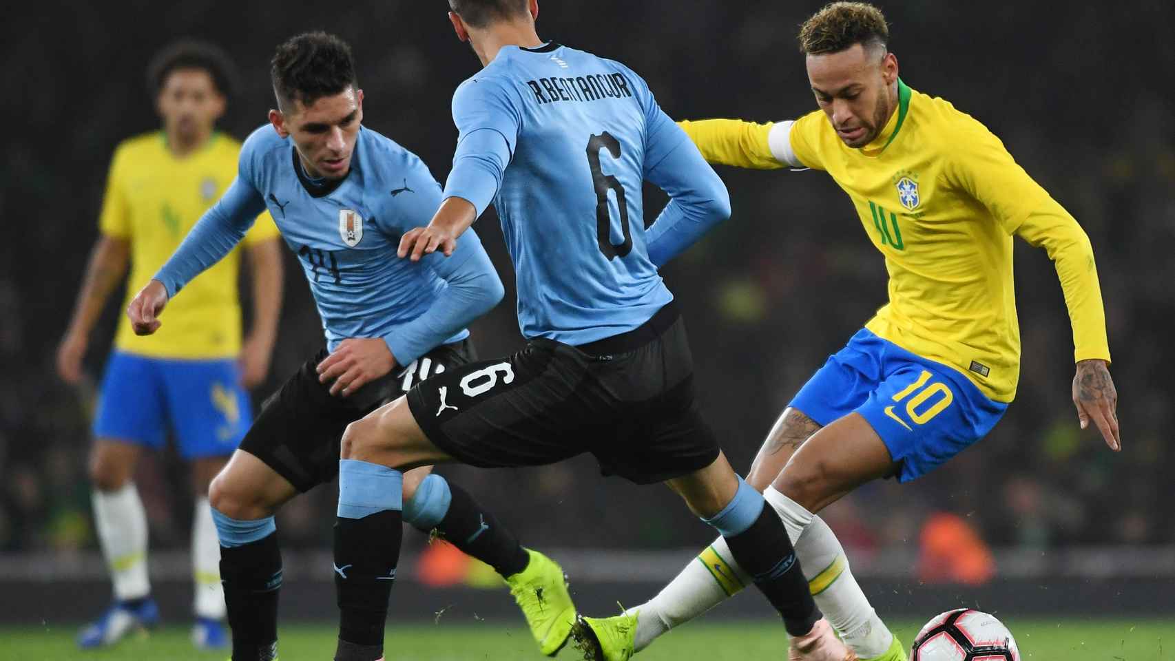 Neymar, contra Uruguay