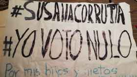 Pancarta en contra de Susana Díaz.
