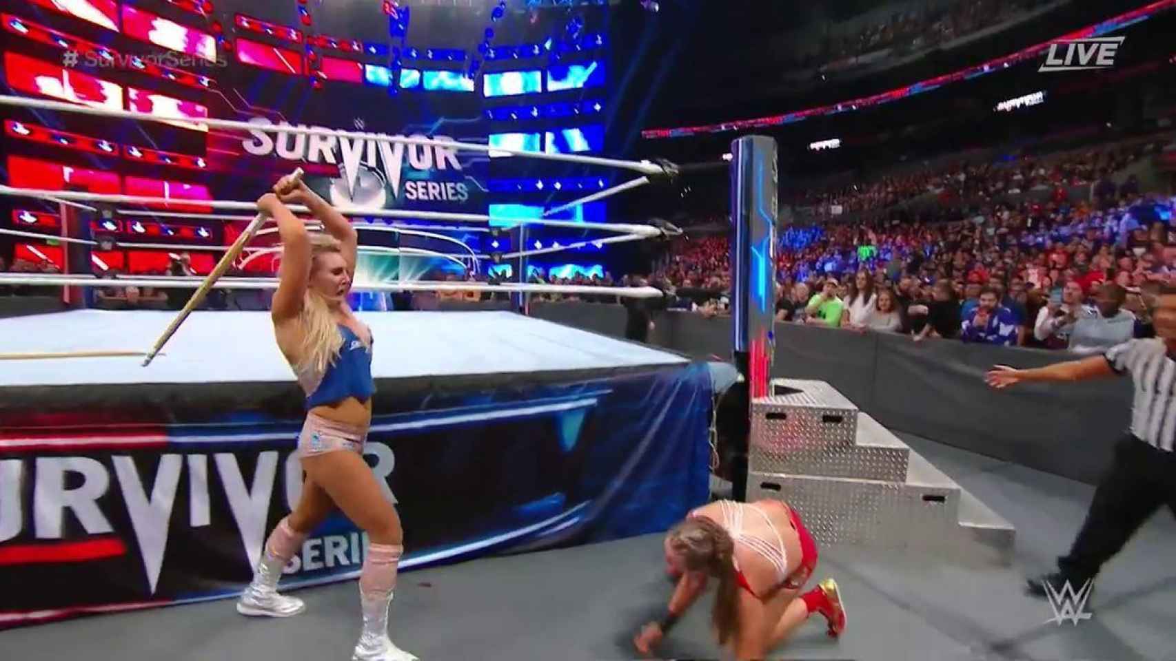 La sangrienta batalla de Charlotte Flair y Ronda Rousey en Survivor Series
