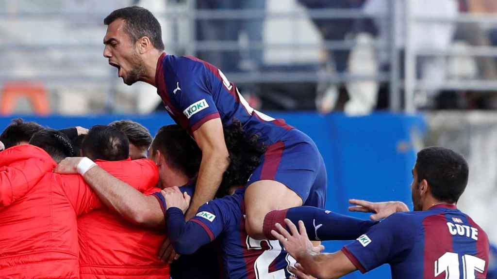 Gonzalo Escalante celebra su gol contra el Real Madrid