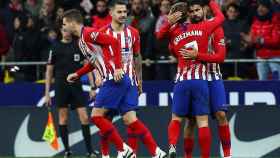 Los jugadores del Atlético de Madrid celebran un gol ante el FC Barcelona