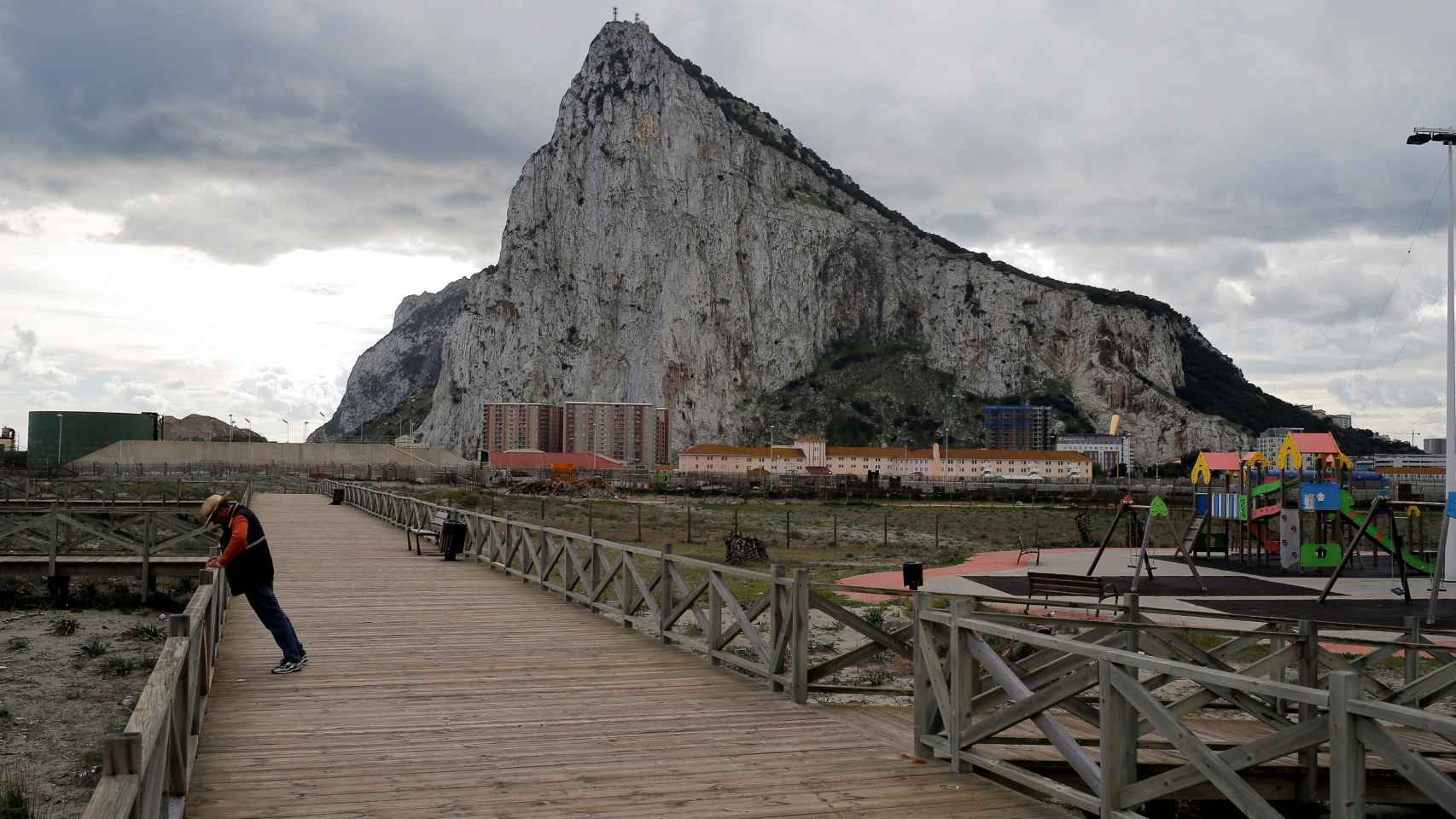 Los Gobiernos de Rajoy y Sánchez han sido poco ambiciosos sobre Gibraltar