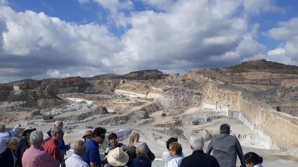 Provincia tradicionalmente abandonada, es feudo de la derecha andaluza y la segunda con mayor renta per cápita. El mármol y la agricultura, sus principales motores económicos.