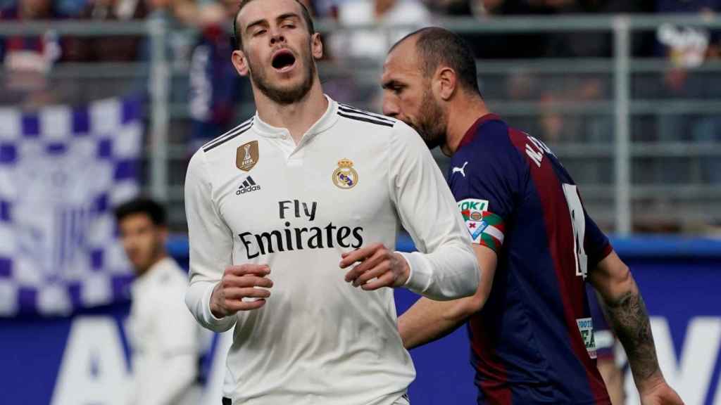 Gareth Bale se lamenta de una ocasión fallada ante el Eibar
