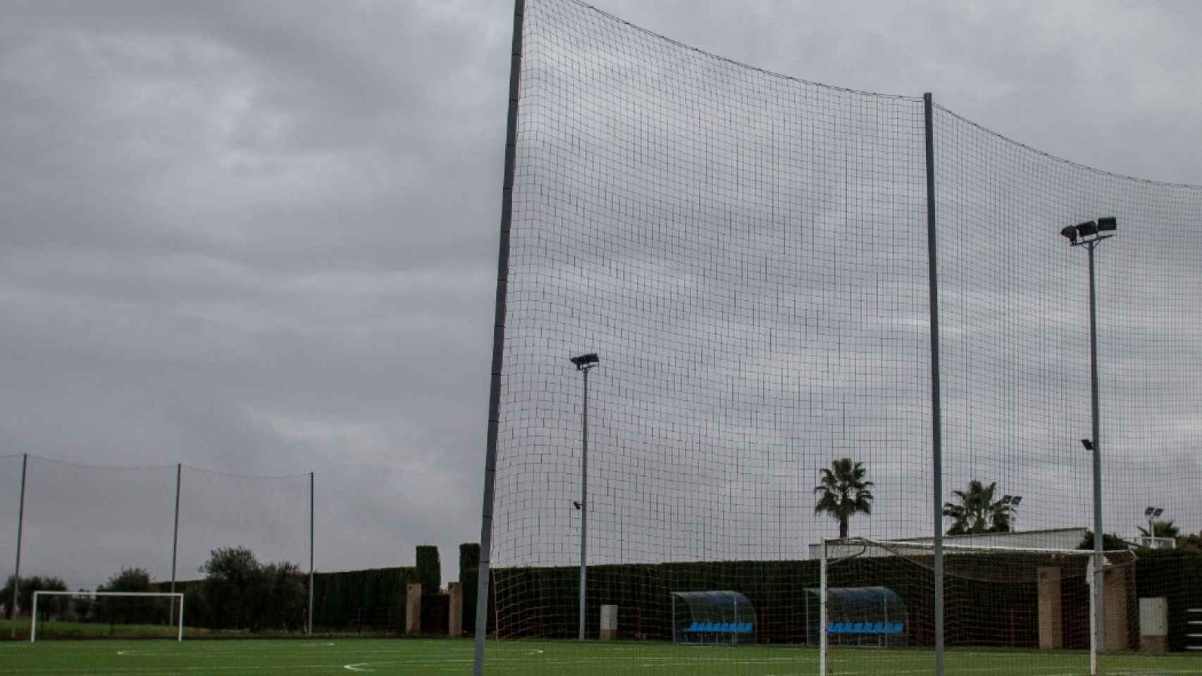 Una pista de fútbol dentro de la finca la Alegría, donde Sergio Ramos entrena con su preparador físico los días que permanece en Bollullos de la Mitación, Sevilla.
