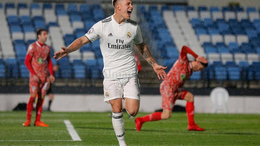 Cristo celebra el gol de la victoria del Castilla