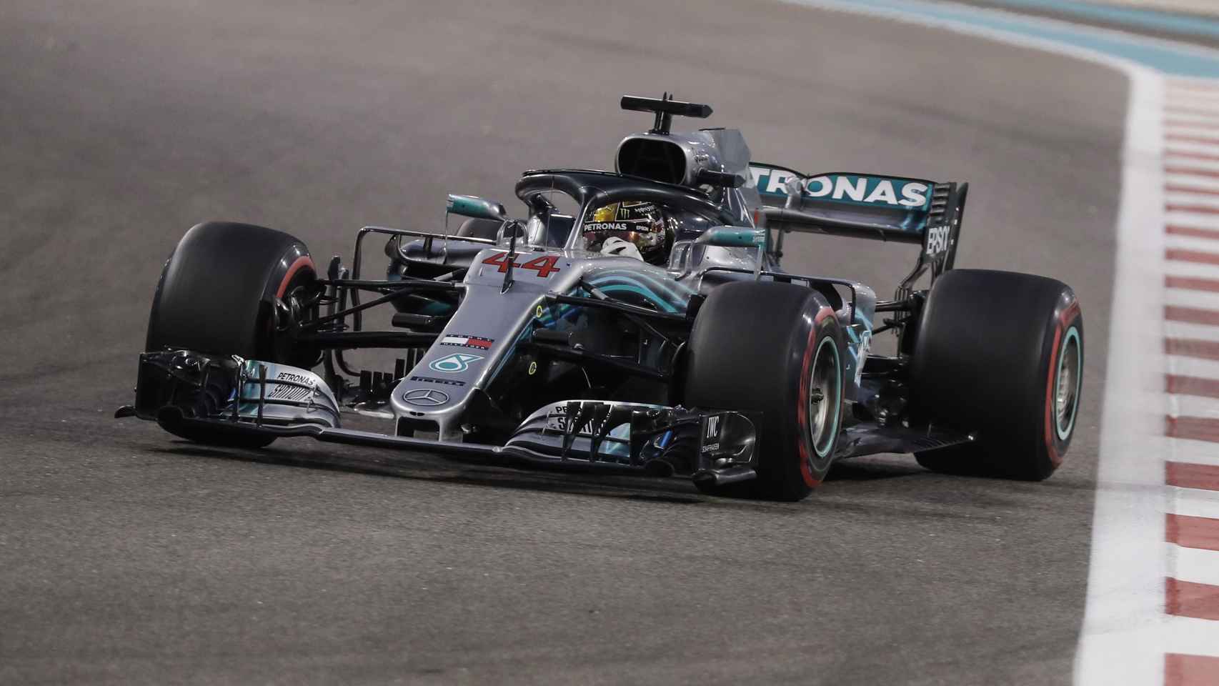 Hamilton durante el Gran Premio de Abu Dabi