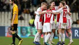 Los jugadores del Ajax celebran la clasificación