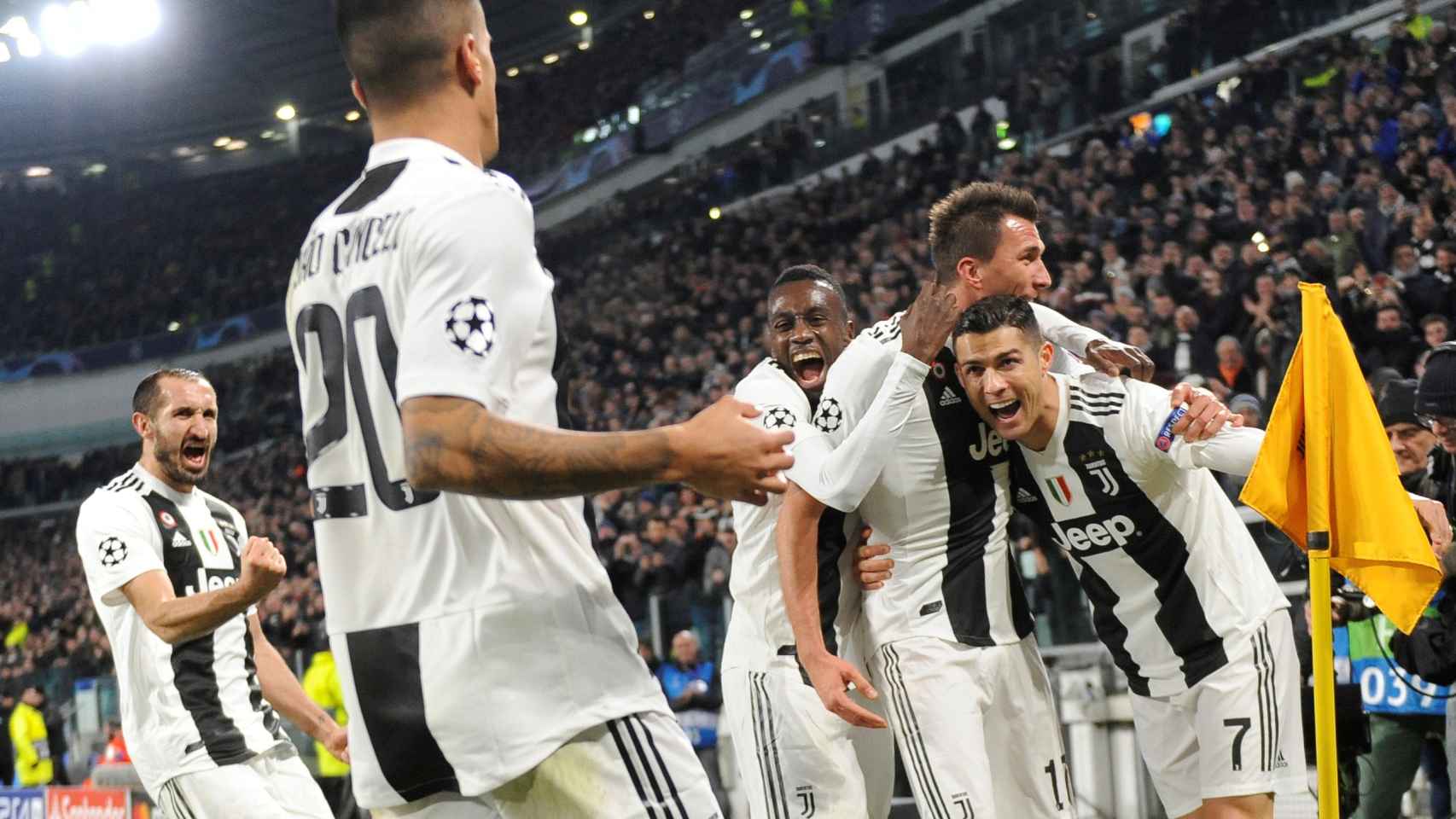 La Juventus celebra su gol ante el Valencia.