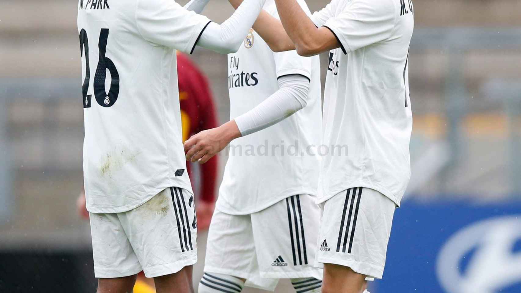 Miguel Gutiérrez, Marvin y Rodrigo celebran un gol del Juvenil A del Real Madrid