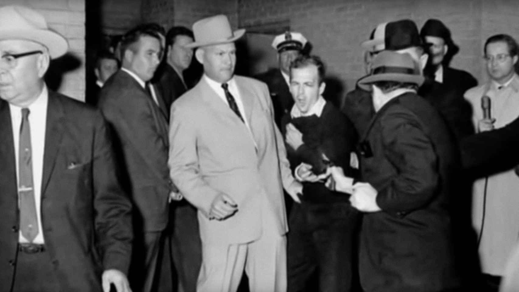 Jack Ruby disparando a Lee Harvey Oswald.