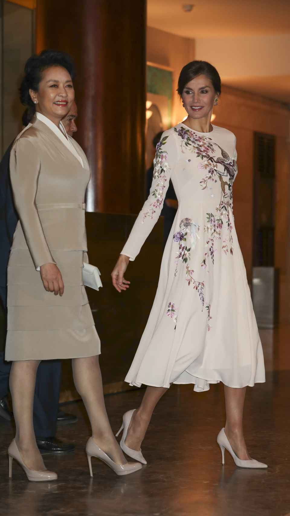La reina Letizia y Peng Liyuan.