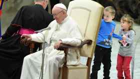 Un niño argentino se cuela en la audiencia general del Papa Francisco