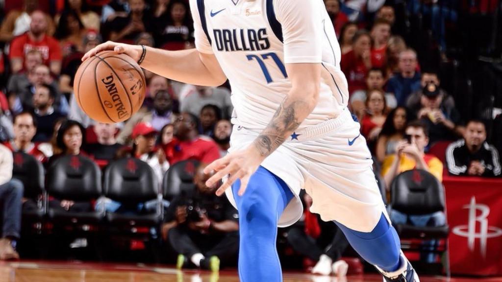 Exhibición de Doncic ante los Rockets y nuevo triunfo para los Mavericks