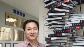 He Jiankui, en su laboratorio, en una imagen de 2018.