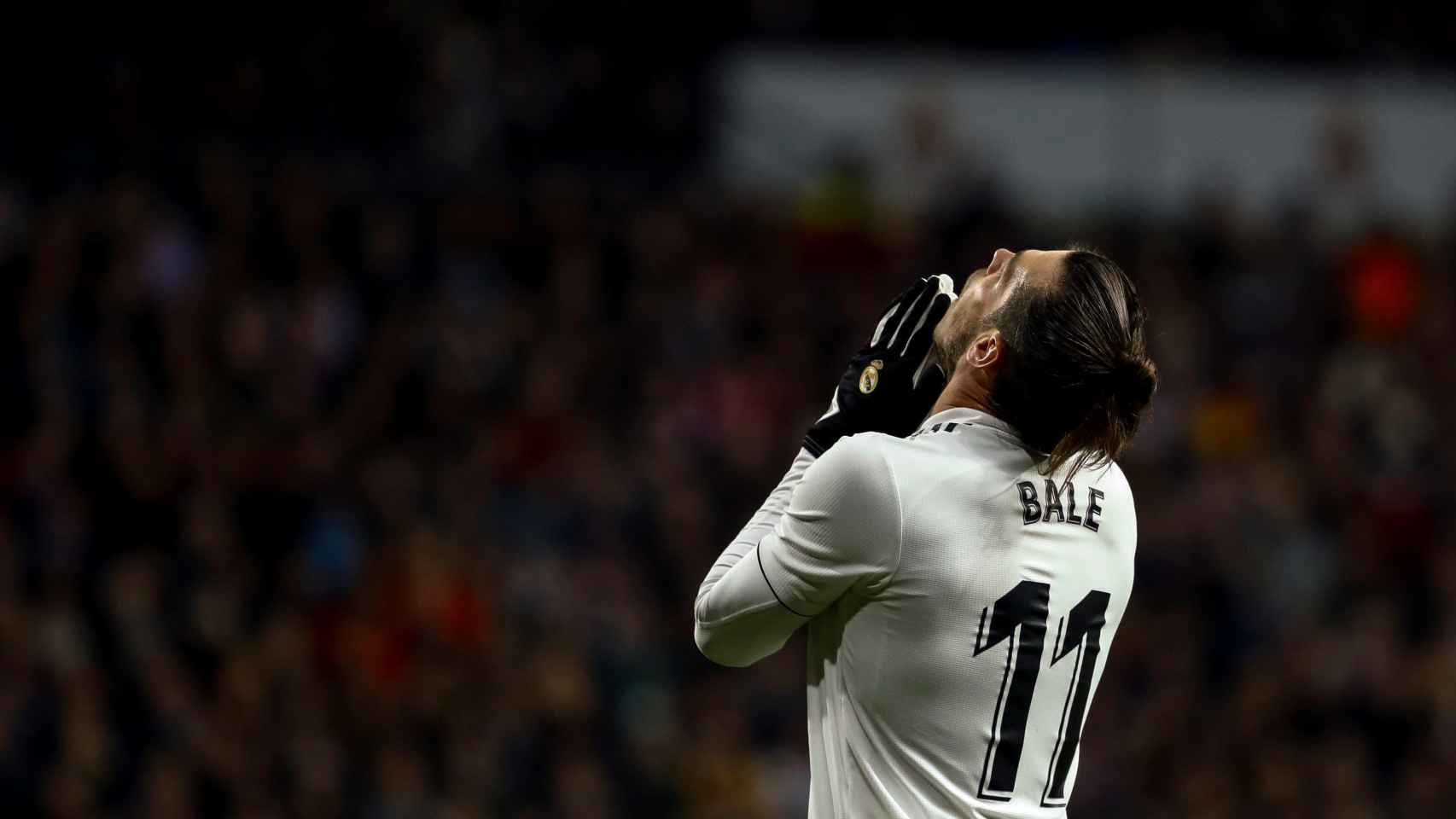 Gareth Bale se lamenta de una ocasión fallada