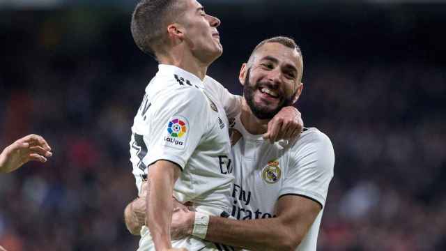 Benzema y Lucas Vázquez celebran el gol del gallego