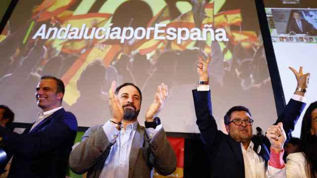 Santiago Abascal y Francisco Serrano celebran el resultado de Vox.