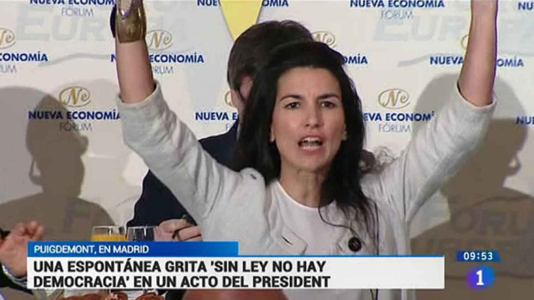 Rocío Monasterio, en un fotograma de TVE durante su protesta.