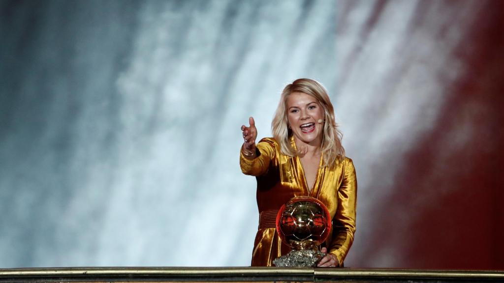 Vídeo: El DJ de la gala a la de Oro femenina, Ada Hegerberg: "¿Sabes perrear?"