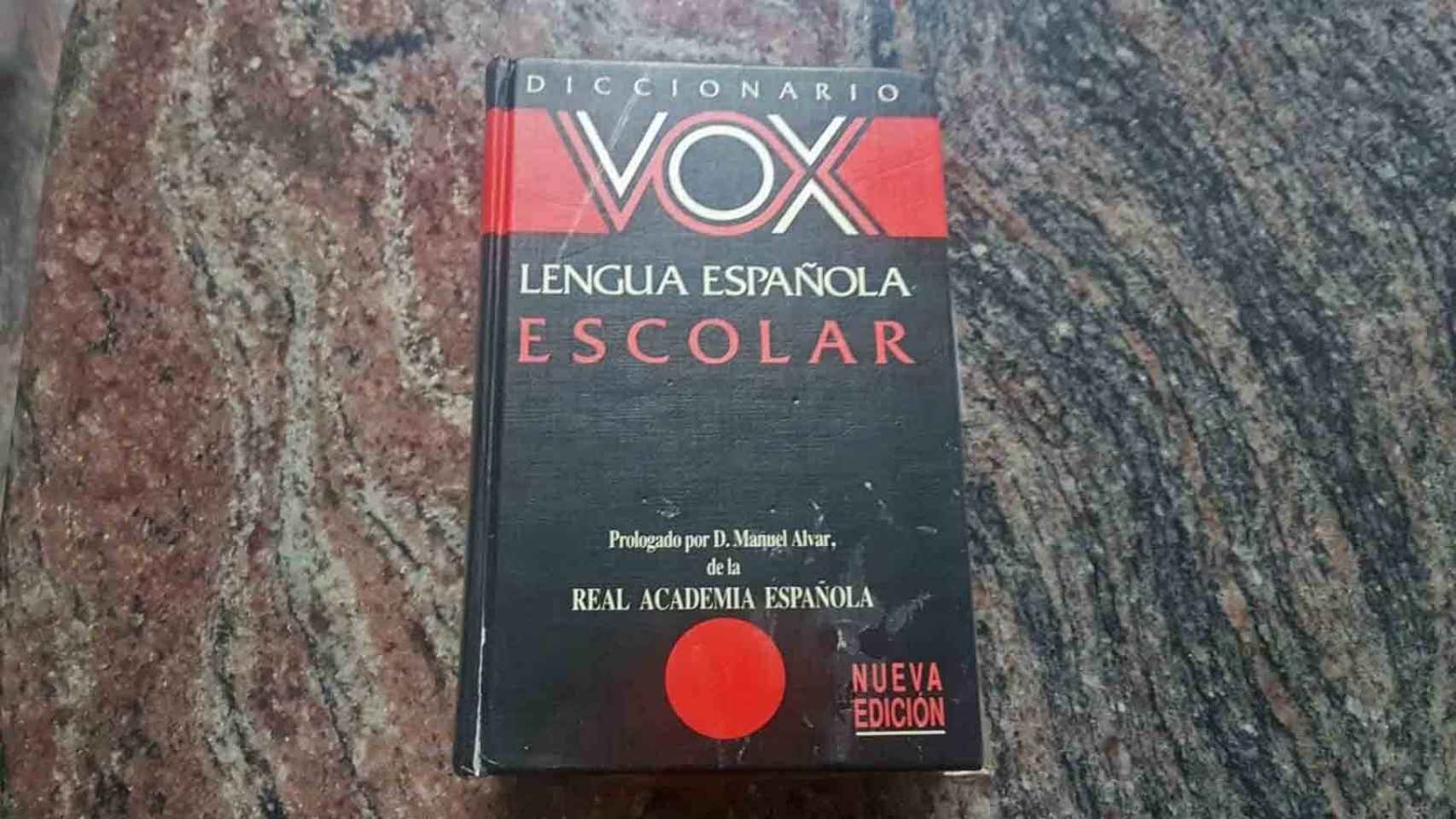 Un ejemplar de diccionarios Vox.