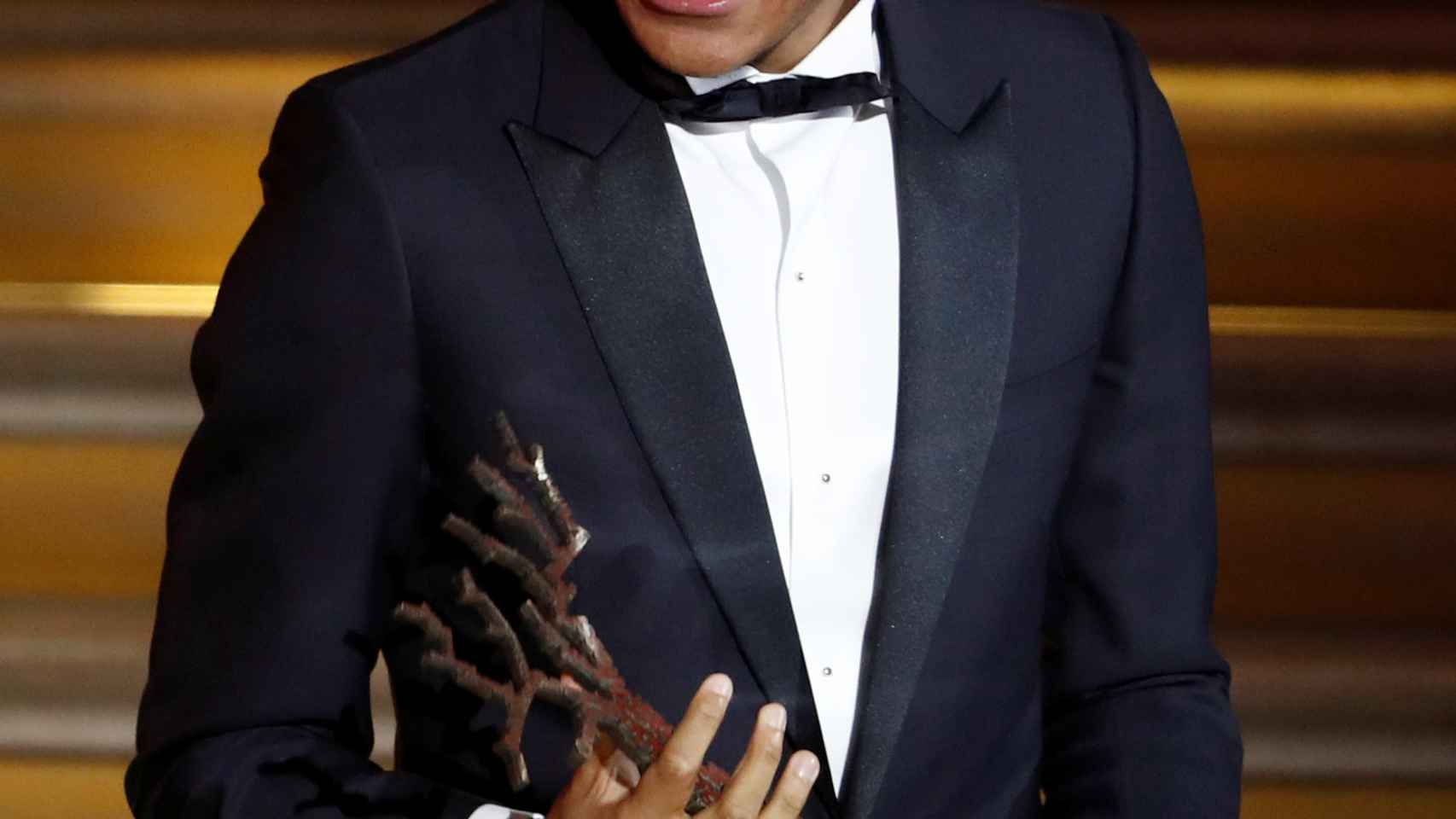 Mbappé recoge el Trofeo Kopa a mejor jugador sub21 del mundo