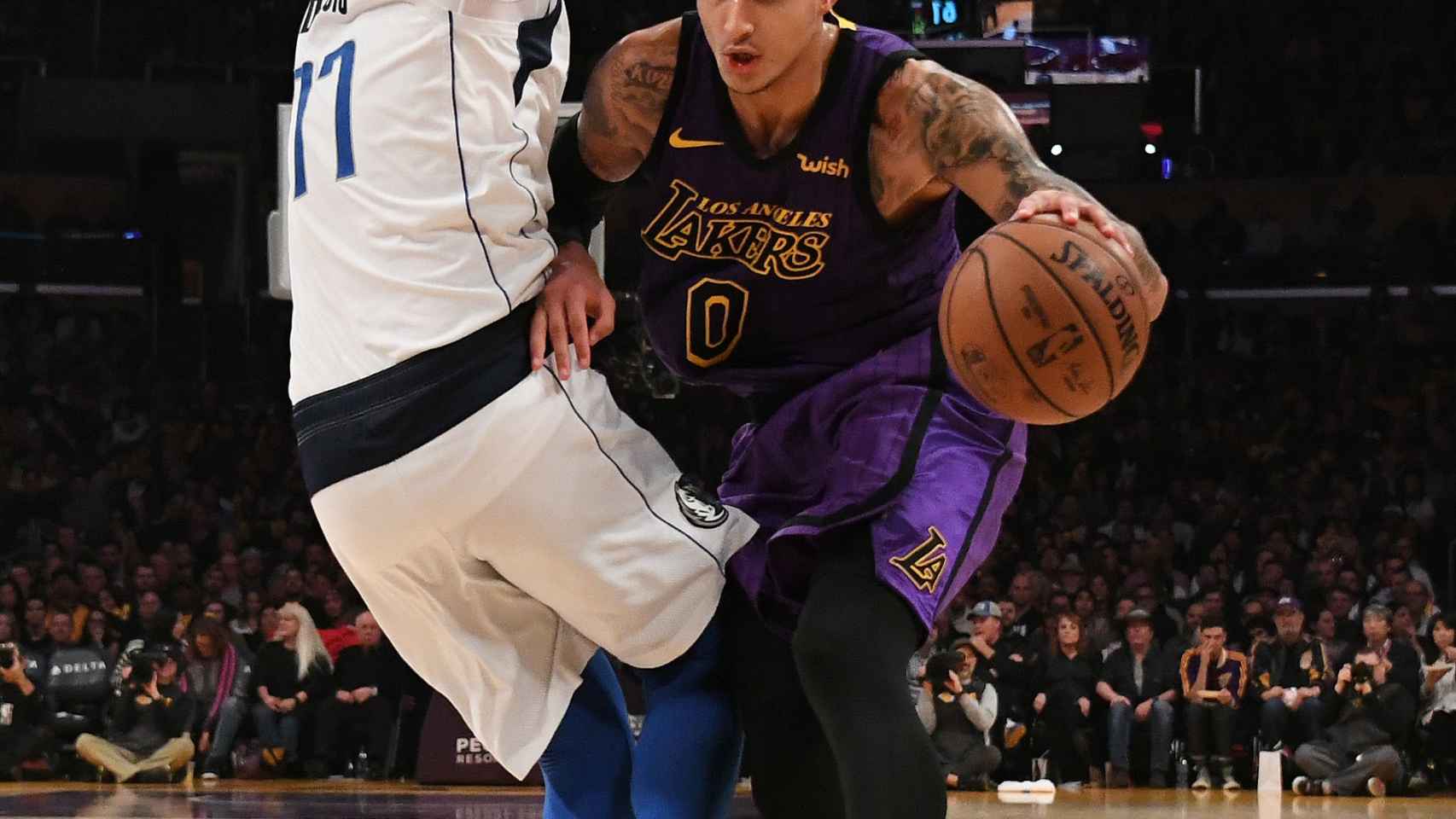 Luka Doncic frente a Los Ángeles Lakers