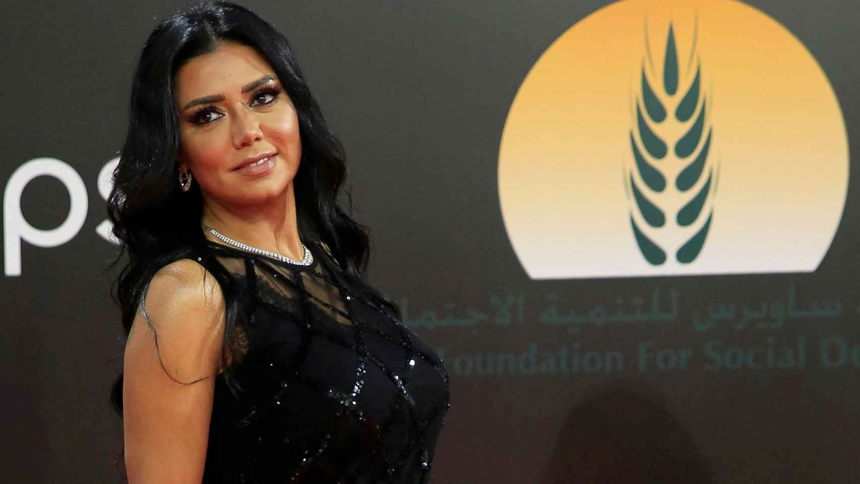 Una actriz será juzgada en Egipto por llevar un vestido transparente